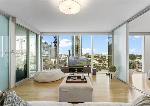 1040-biscayne-blvd-1107-miami-fl-33132/hzid_9d1e12b9