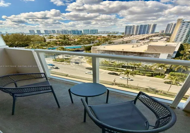 19201-collins-ave-933-sunny-isles-beach-fl-33160/hzid_dcc86941