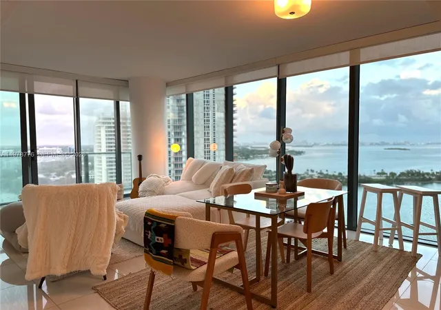 Paraiso Bay