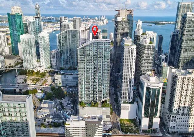 88-sw-7th-street-2706-miami-fl-33130/hzid_02de1167