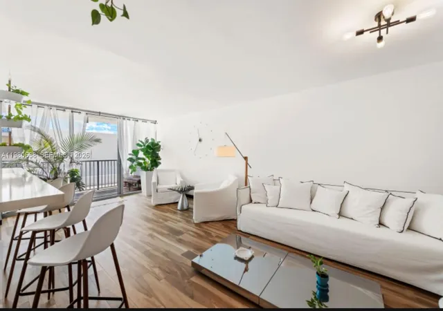 2655-collins-ave-504-miami-beach-fl-33140/hzid_08b9d418
