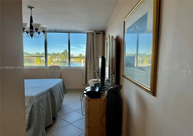 5005-collins-ave-304-miami-beach-fl-33140/hzid_58fc1c73