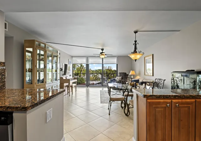 1101-river-reach-308-fort-lauderdale-fl-33315/hzid_556741c9