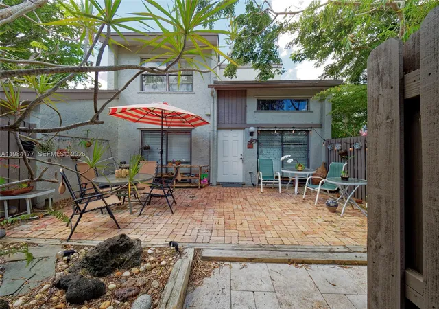 11040-sw-112th-ave-miami-fl-33176/hzid_f7094607