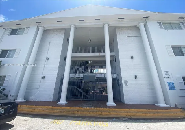 13700-ne-6th-ave-209-north-miami-fl-33161/hzid_d5fd9522