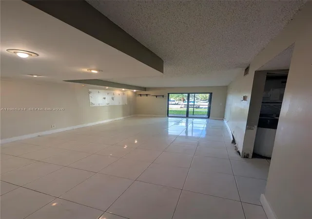 3720-n-pine-island-rd-136-sunrise-fl-33351/hzid_e6c6802a