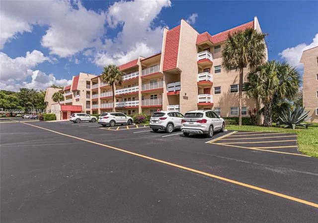 1020-country-clb-dr-305-margate-fl-33063/hzid_23415783