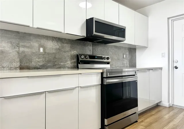 16850-s-glades-dr-8c-north-miami-beach-fl-33162/hzid_446bf7e9