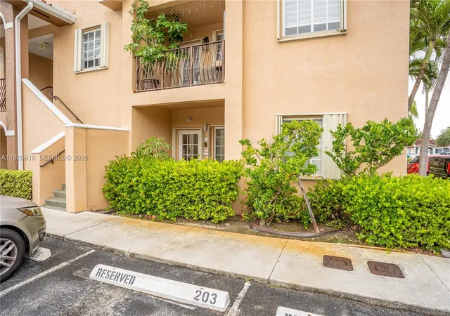 17425-nw-75th-place-101-hialeah-fl-33015/hzid_9f1f3bfd