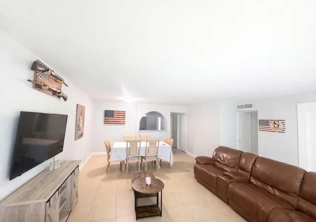 4052-n-pine-island-rd-sunrise-fl-33351/hzid_2e85ce80