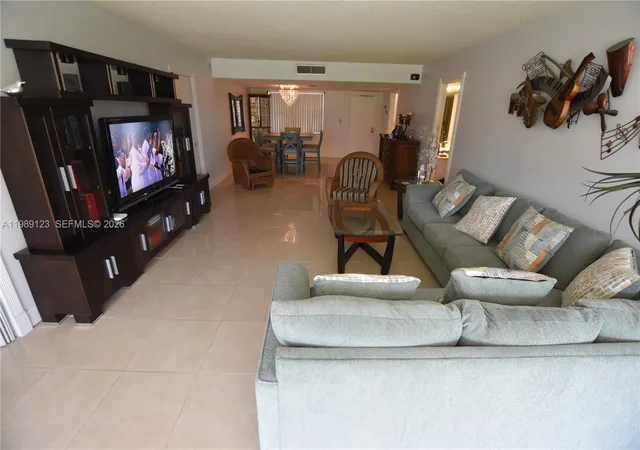 3800-oaks-clubhouse-dr-309-pompano-beach-fl-33069/hzid_d8d2ed48