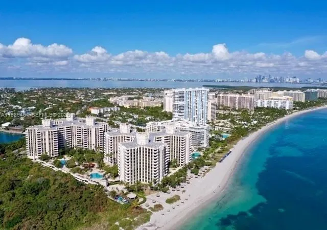 1111-crandon-blvd-c902-c902-key-biscayne-fl-33149/hzid_07383ef4