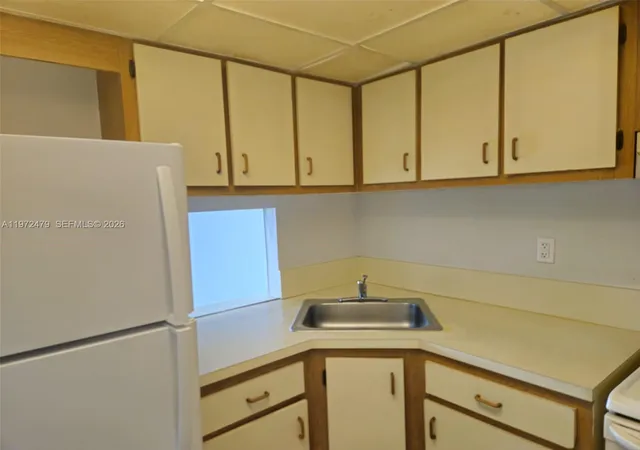 4550-nw-9th-st-704e-miami-fl-33126/hzid_410d825d