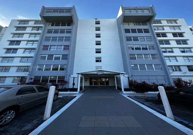 9001-sw-77th-ave-c604-miami-fl-33156/hzid_b2d23447