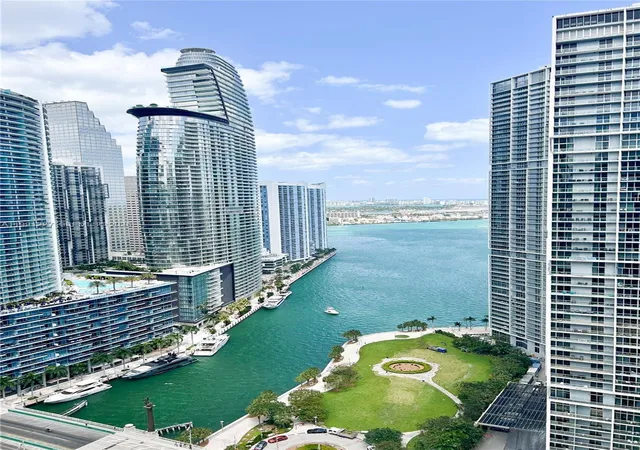 77-se-5th-st-3614-miami-fl-33131/hzid_1429a60c