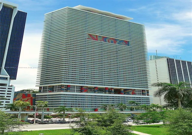 50-biscayne-blvd-4111-miami-fl-33132/hzid_d0d023cc