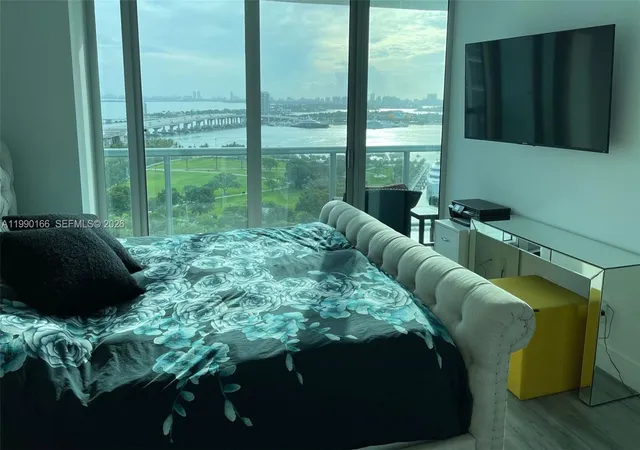 888-biscayne-blvd-1810-miami-fl-33132/hzid_71acb996