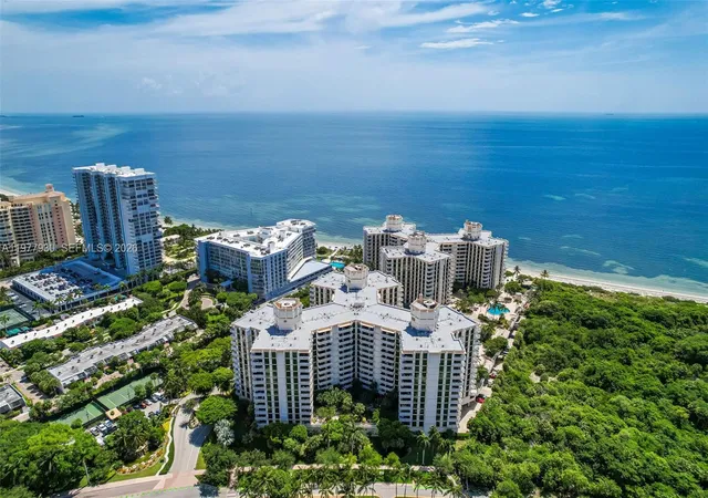 1121-crandon-blvd-e1203-e1203-key-biscayne-fl-33149/hzid_1f7b8096