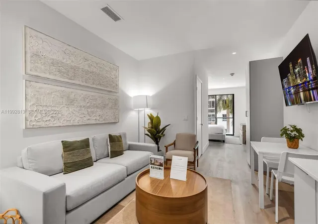229-sw-9th-st-202-miami-fl-33130/hzid_b973835e