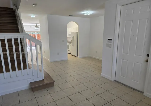 1575-ne-33rd-avenue-104-9-homestead-fl-33033/hzid_f013d6cb