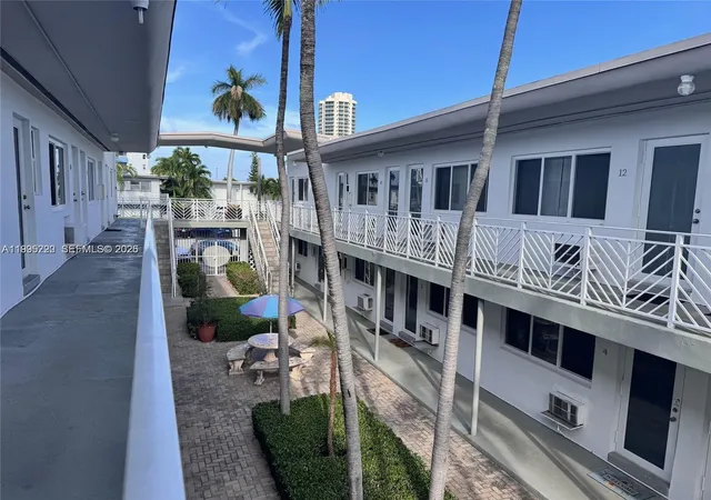 7440-byron-ave-12b-miami-beach-fl-33141/hzid_97169599