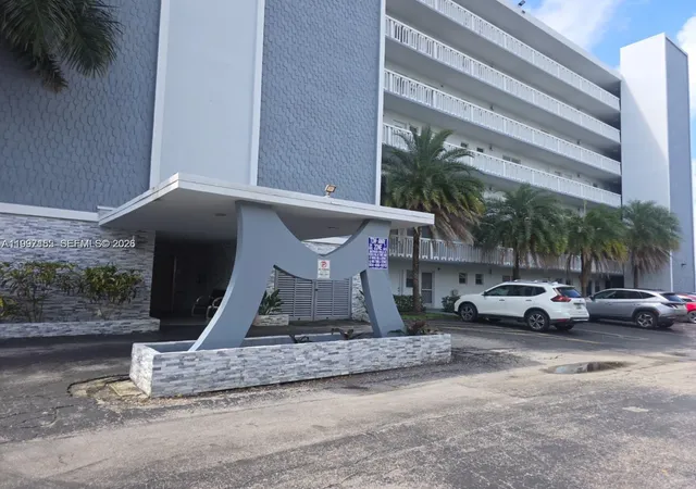 320-ne-12th-ave-703-hallandale-beach-fl-33009/hzid_4415d9e3
