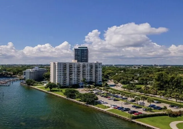 880-ne-69th-st-11m-miami-fl-33138/hzid_dda30abb