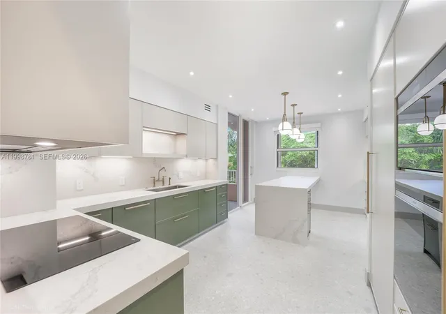 737-crandon-blvd-301-301-key-biscayne-fl-33149/hzid_0a455bcf