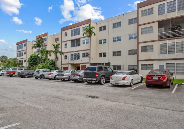 4047-nw-16th-st-lauderhill-fl-33313/hzid_6b904f6c