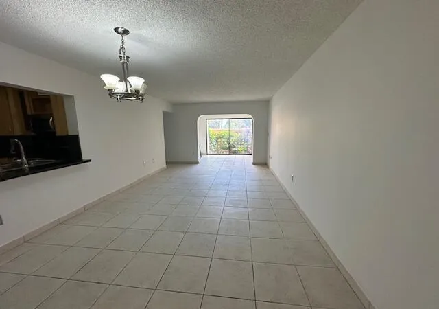 10237-nw-9th-st-cir-108-4-miami-fl-33172/hzid_0572778c