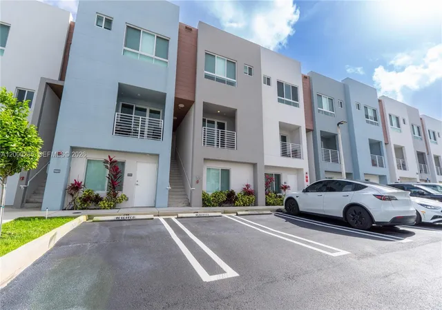 2505-ne-193rd-street-4215-miami-fl-33180/hzid_0d9c5cf8