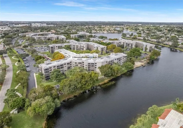 900-colony-point-cir-317-pembroke-pines-fl-33026/hzid_491ac1fd