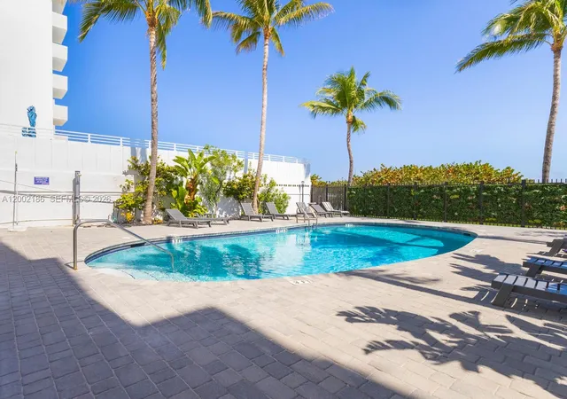335-ocean-dr-120-miami-beach-fl-33139/hzid_410347d7