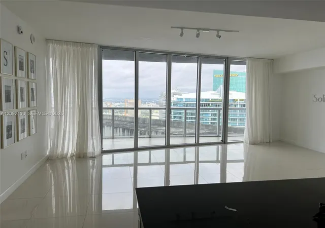 475-brickell-ave-5508-miami-fl-33131/hzid_4247fff6