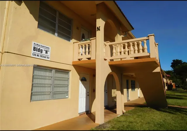 135-ne-202nd-terrace-n4-miami-fl-33179/hzid_9c898c27
