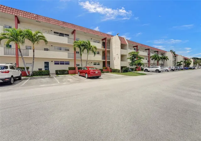 811-s-hollybrook-dr-207-pembroke-pines-fl-33025/hzid_5e843577