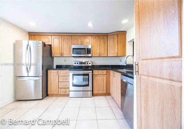 3940-inverrary-blvd-403a-lauderhill-fl-33319/hzid_365e3406