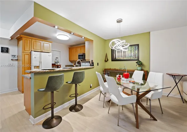 424-se-10th-st-104-dania-beach-fl-33004/hzid_9dfdfd26