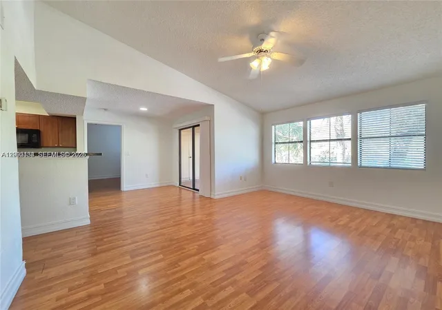 15650-sw-105th-ln-502-miami-fl-33196/hzid_b5f59569