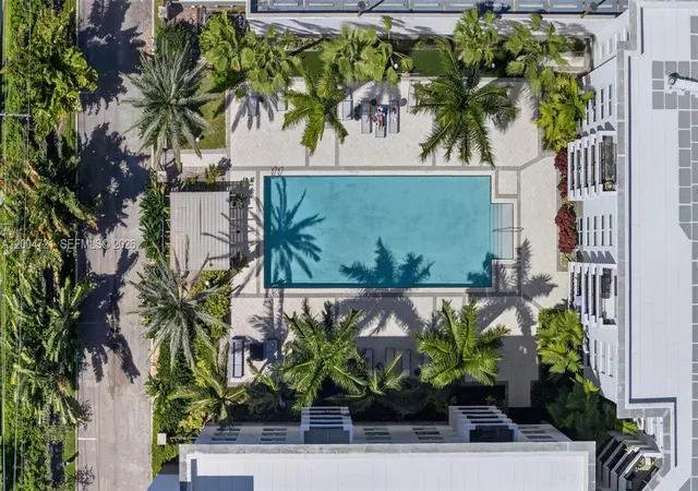 2401-ne-65th-st-205-fort-lauderdale-fl-33308/hzid_95784cda