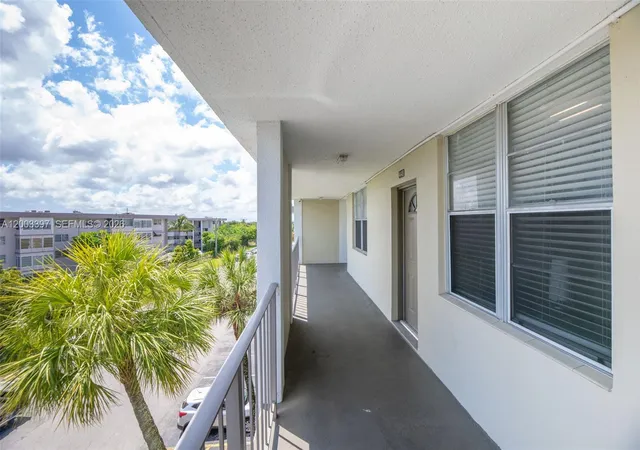 2999-nw-48th-ave-448-lauderdale-lakes-fl-33313/hzid_fcb60464