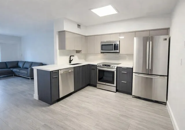 3220-bayview-dr-211-fort-lauderdale-fl-33306/hzid_608b7122