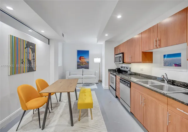 111-e-flagler-st-506-miami-fl-33131/hzid_a0c2f0e3