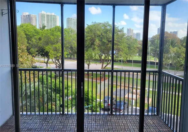 3475-n-country-club-dr-409-aventura-fl-33180/hzid_67b7fdaf