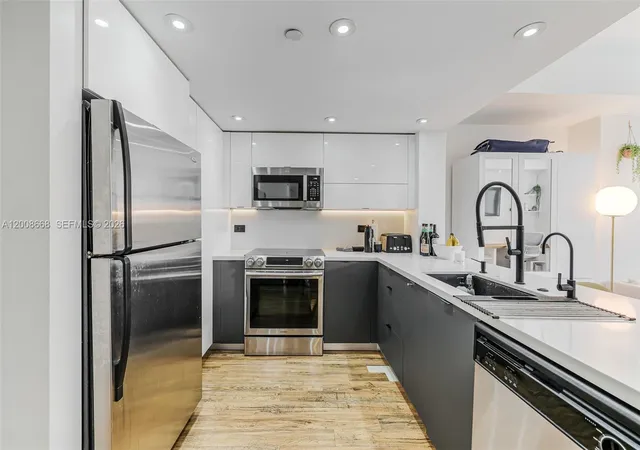 111-e-flagler-st-708-miami-fl-33131/hzid_77ce3e85