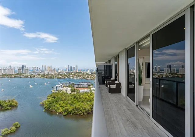 16385-biscayne-blvd-3001-north-miami-beach-fl-33160/hzid_7cbe0ec9