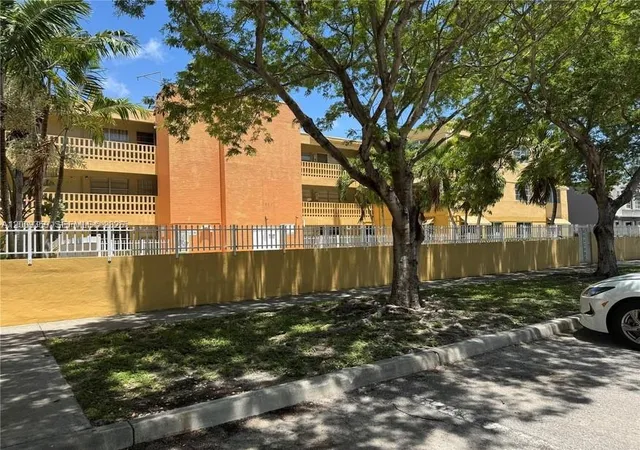 1821-ne-168th-st-b3-north-miami-beach-fl-33162/hzid_aee88cc7