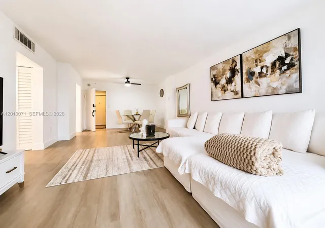 400-kings-point-dr-1224-sunny-isles-beach-fl-33160/hzid_a277620c
