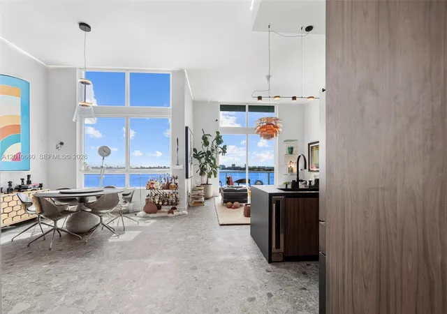 1900-n-bayshore-dr-903-miami-fl-33132/hzid_510030ba