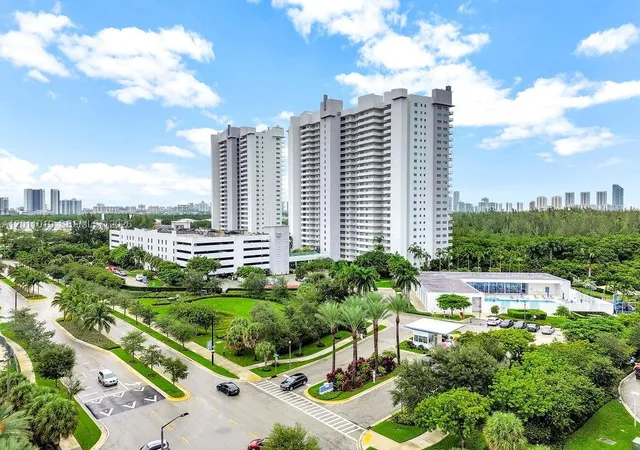 15051-royal-oaks-ln-1605-north-miami-fl-33181/hzid_a24ca442